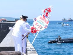 Ziarah Laut HUT ke-81 RI, Forkopimda Papua Barat Tabur Bunga Kenang Jasa Pahlawan