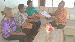 Serahkan Surat Audiensi ke DPR Maybrat, Mama-Mama Pedagang Desak Kepastian Jadwal Pertemuan