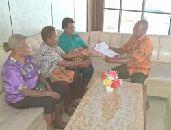 Serahkan Surat Audiensi ke DPR Maybrat, Mama-Mama Pedagang Desak Kepastian Jadwal Pertemuan